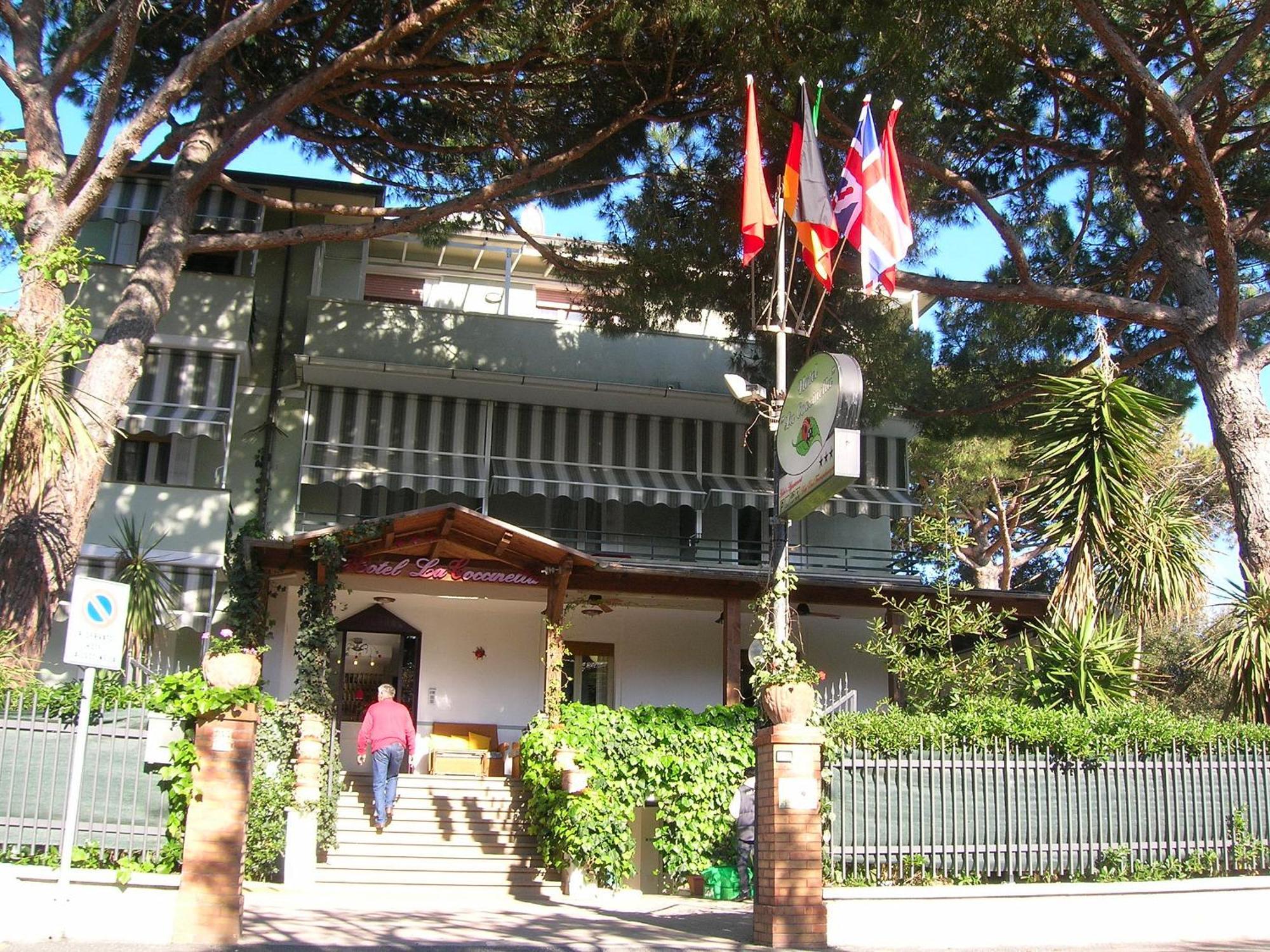 La Coccinella Residence San Vincenzo Bagian luar foto